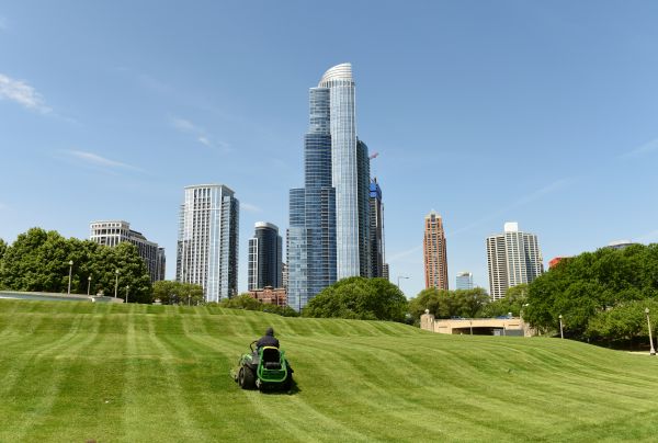 Cost of Corporate Lawn Mowing in Edison